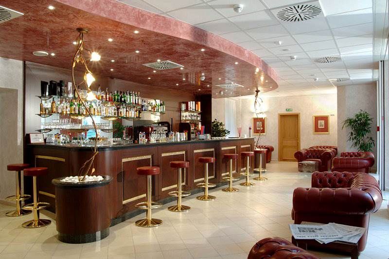 prg_69677_cesars_pal_0612_033520846877988087456