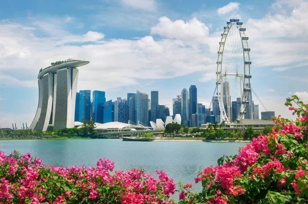 Singapore skyline and Marina Bay Sands – travel guide for UK travellers